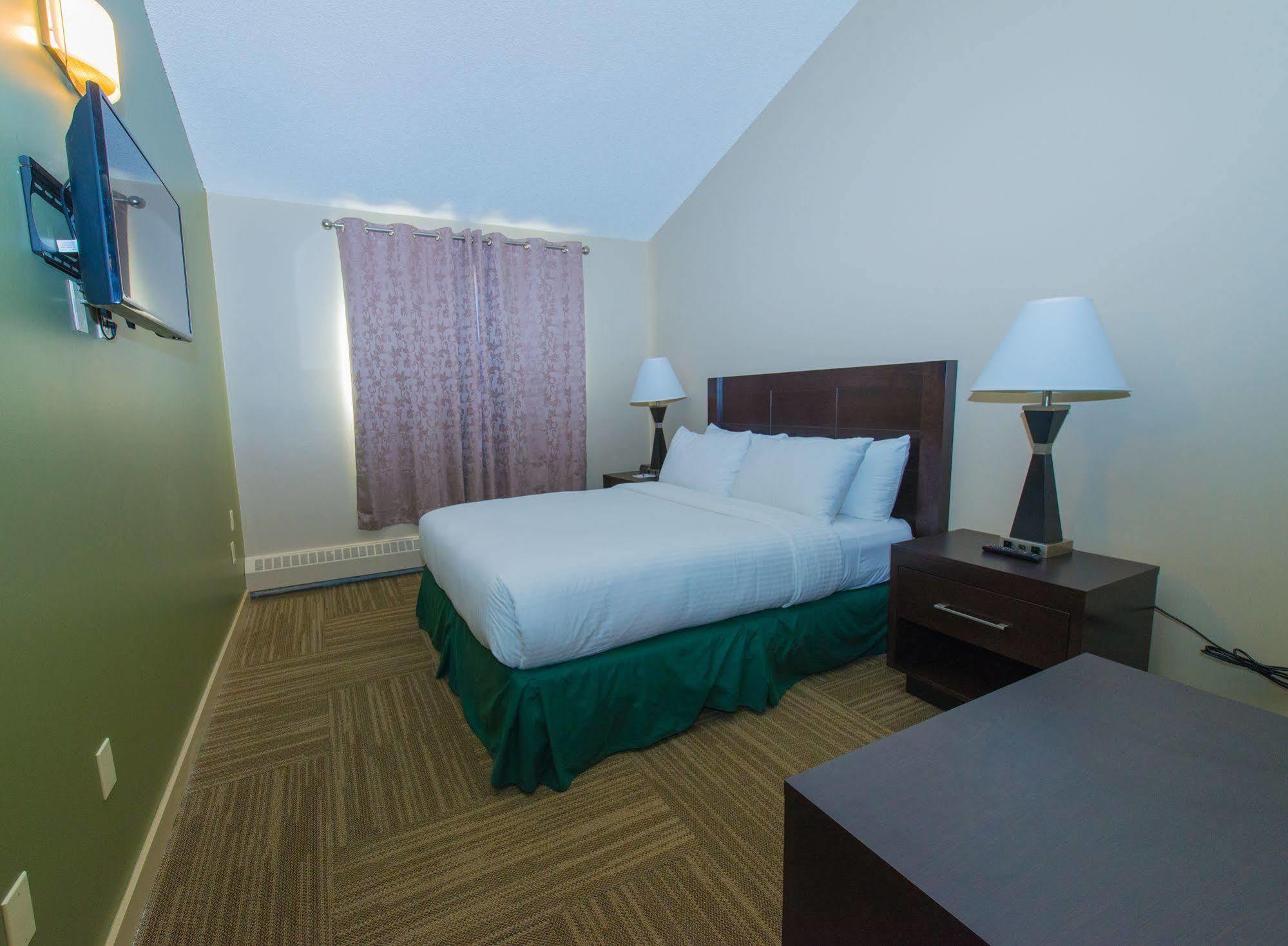 Capital Suites Yellowknife Exterior photo